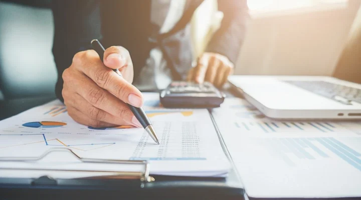 Finance Report Checker